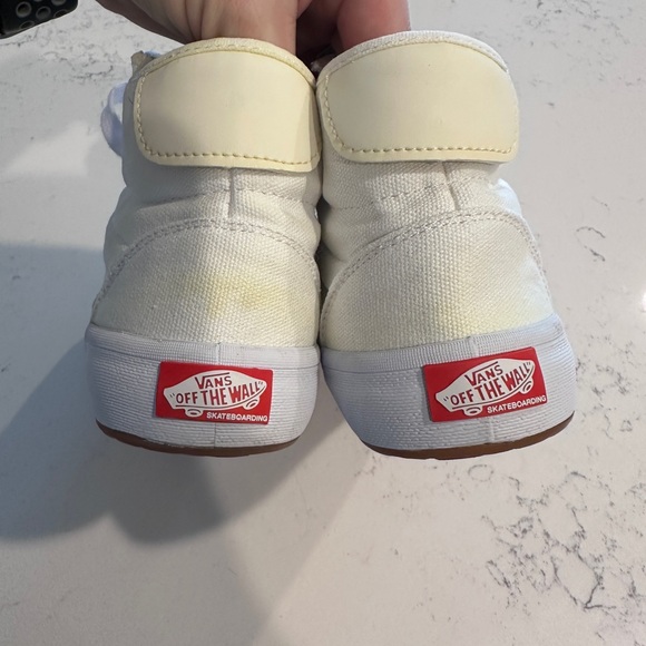 Vans Lizzie Classic White Canvas High-Tops - Picture 9 of 12